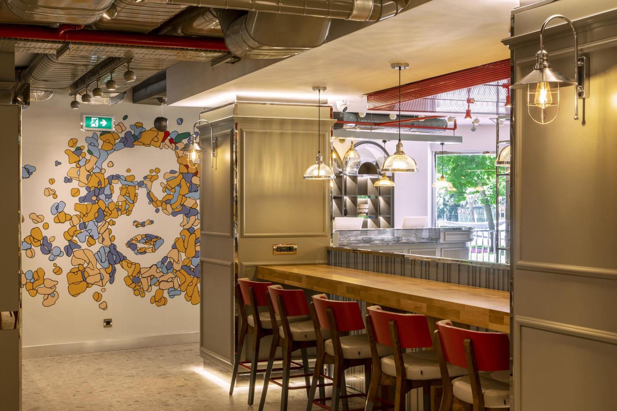 Stayso The House Hotel Istanbul Bagian luar foto The interior of a Starbucks Reserve store in London