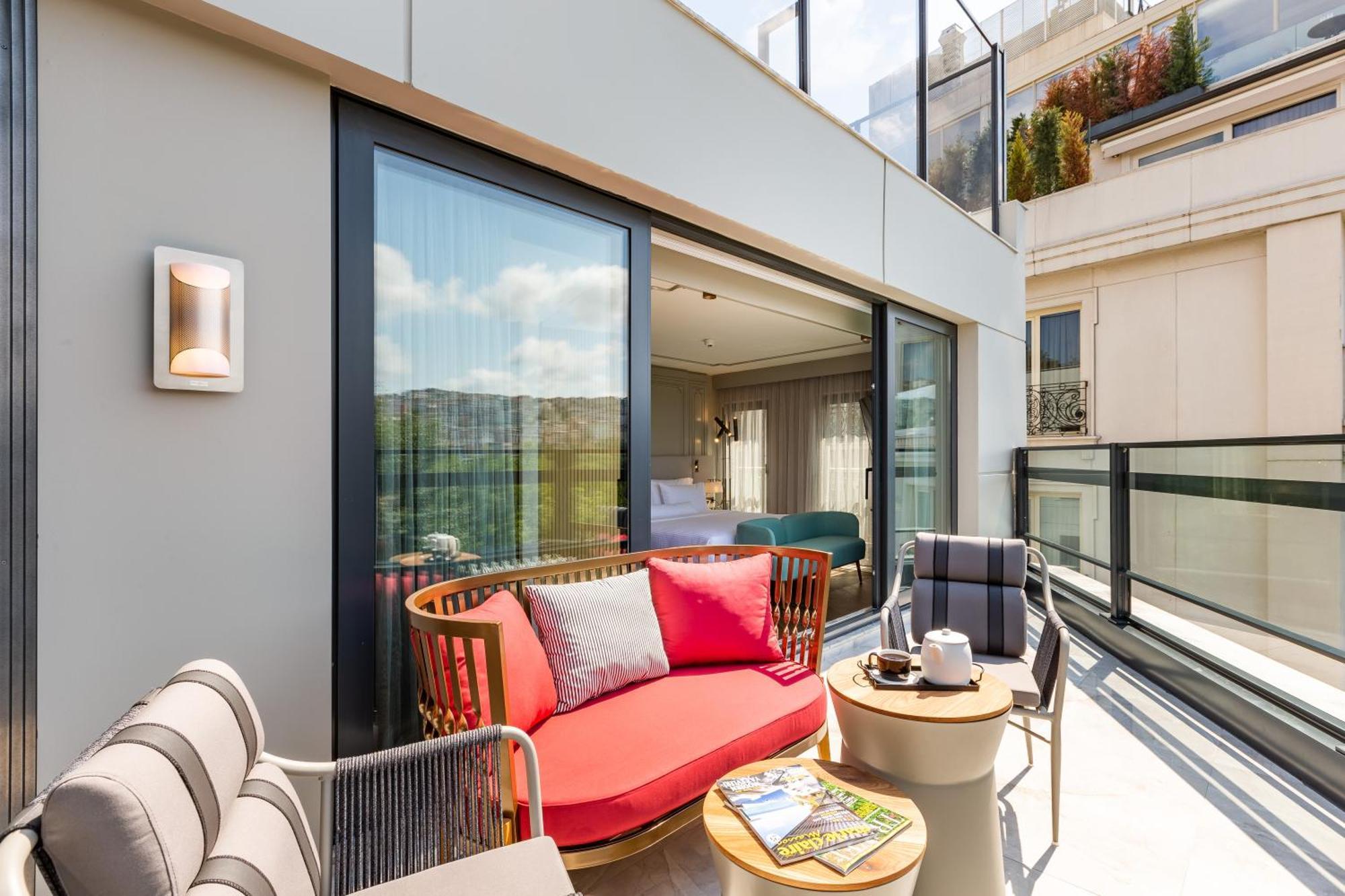 Stayso The House Hotel Istanbul Bagian luar foto The Terrace at The Ivy Collection