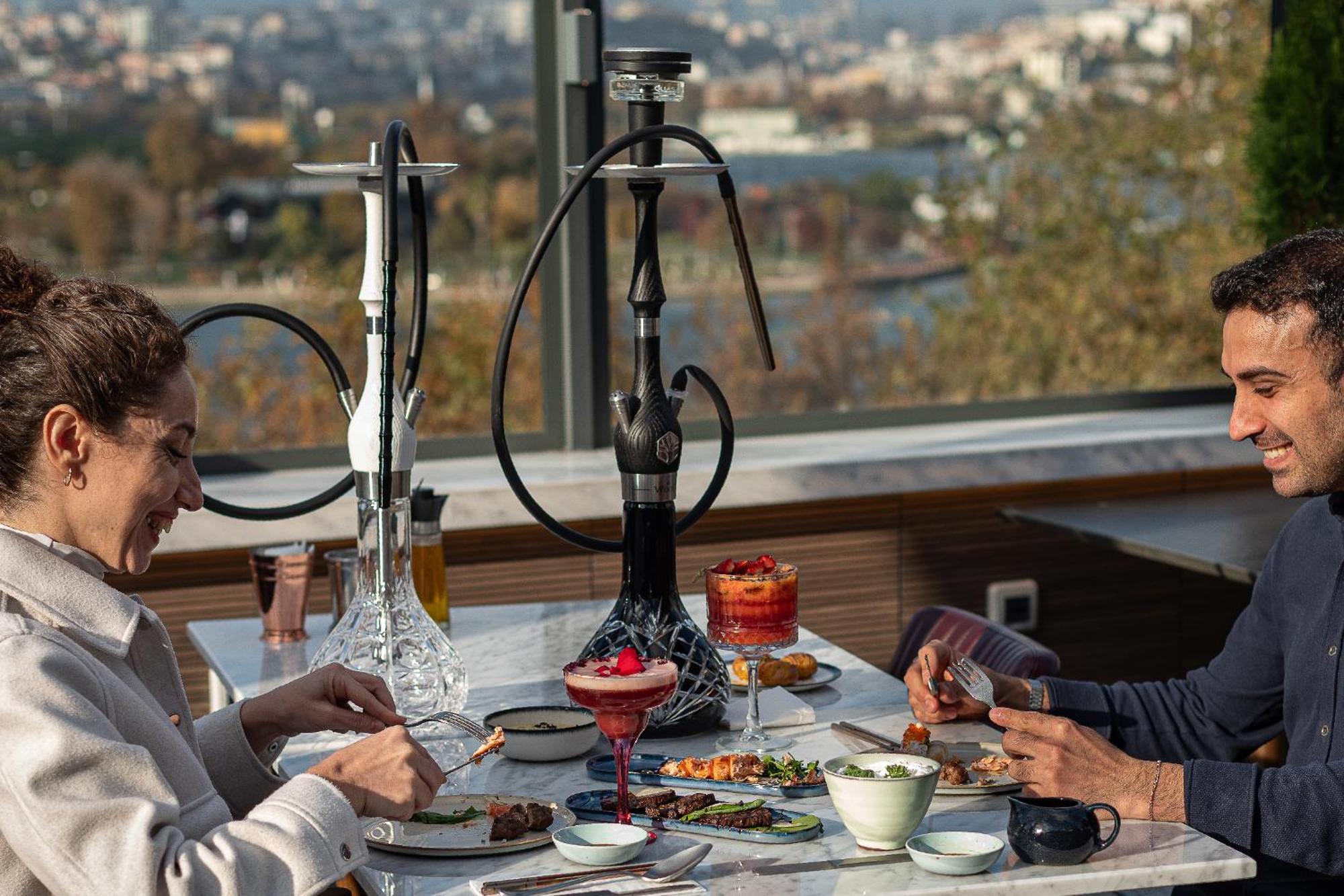 Stayso The House Hotel Istanbul Bagian luar foto Hookah in a restaurant
